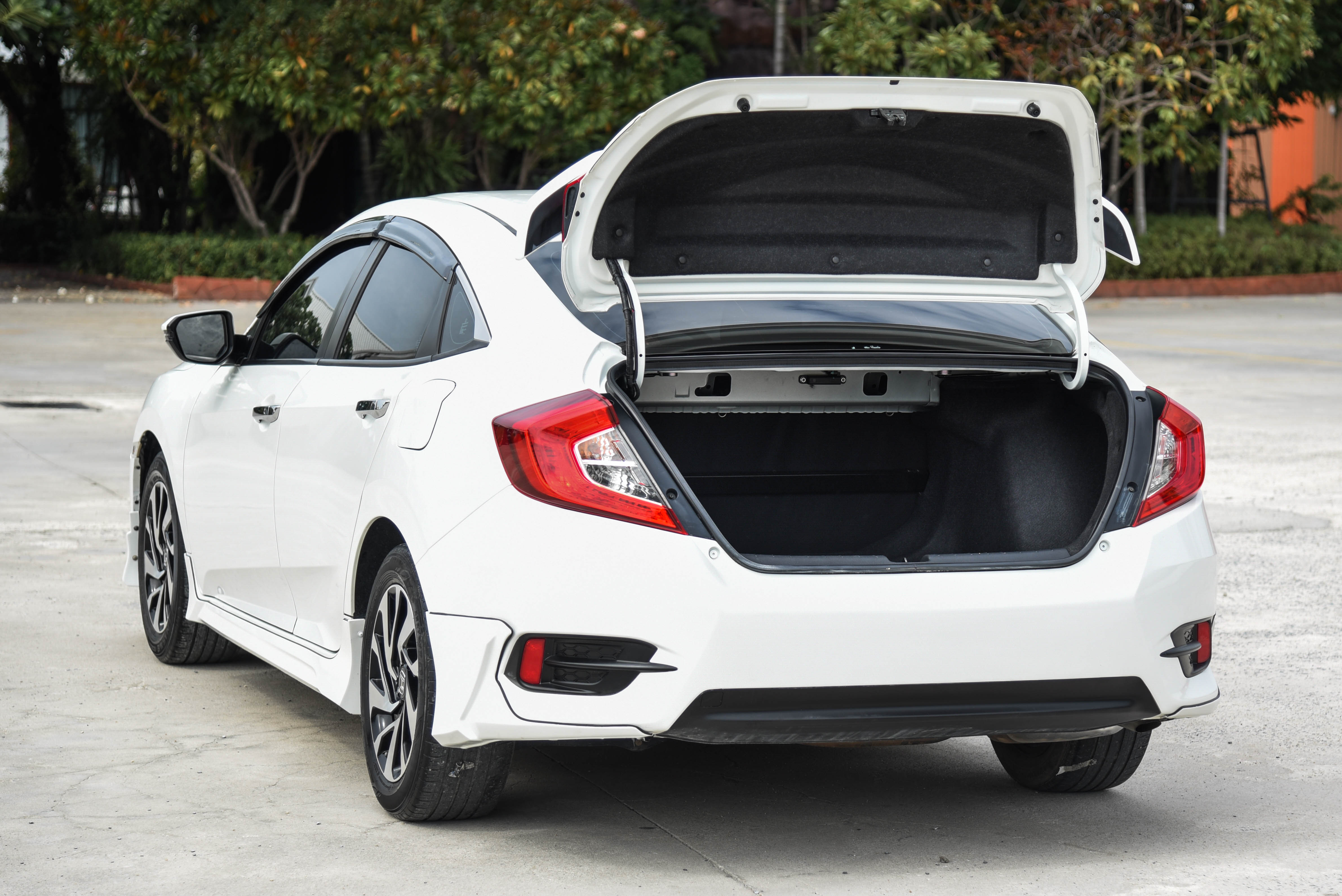 รูปภาพที่ 6 ของ HONDA CIVIC FC 1.8 EL AT 2017