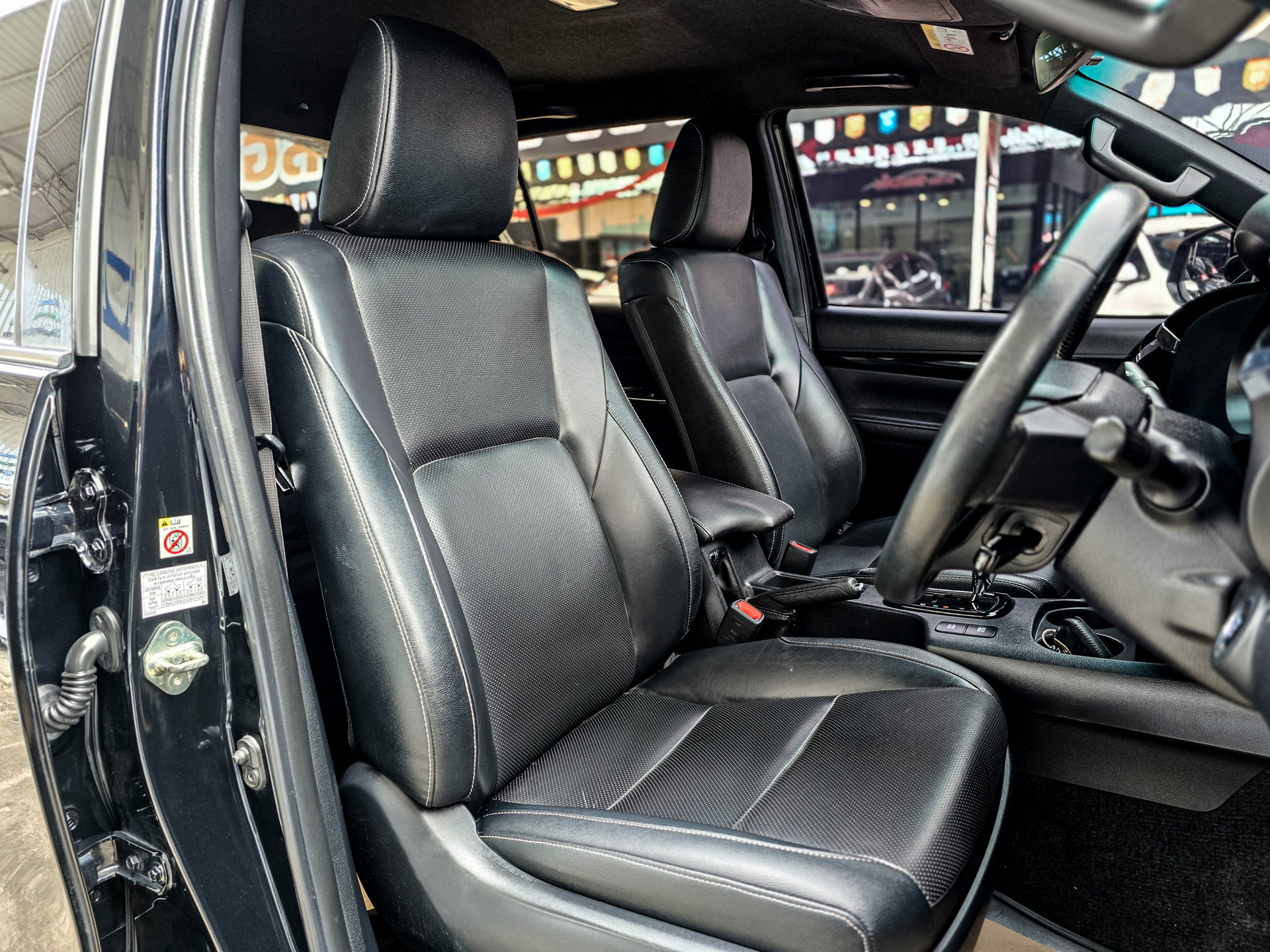 รูปภาพที่ 17 ของ TOYOTA REVO ROCCO 2.8 PRERUNNER AT ปี 2019